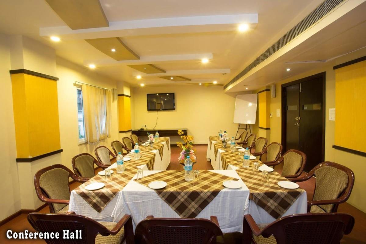 Gold Leaf Hotel Udaipur Ngoại thất bức ảnh