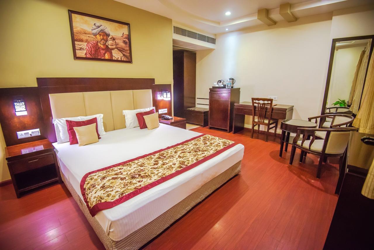 Gold Leaf Hotel Udaipur Ngoại thất bức ảnh
